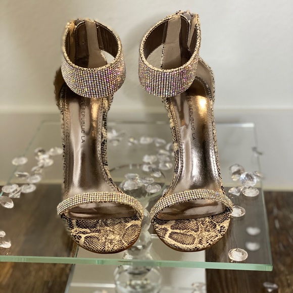 Snake print diamond heels - Picture 3 of 7